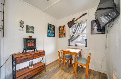 Canyon Lake House | Cozy Canyon Lake Cottage Rental w/Private Hot Tub