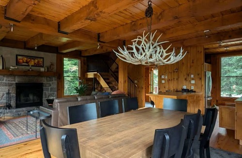 Lac Superieur Village Ski Chalet | Cozy Comfy AC Chalet Louie has 4 bedrooms, Spa,Pool, lake, Pet-Friendly!