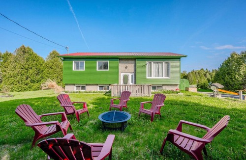 Tobermory House | Cozy Cottage with AC In Tobermory