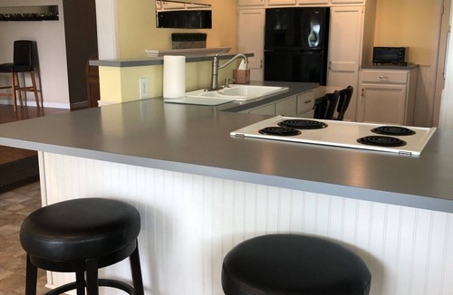 Liberty House | Cozy, country 2-bedroom home near Smithville Lake, KCI airport, and Liberty, MO
