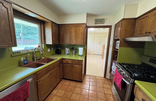 Medical Center District House | Cozy, Family Friendly Home near Sea World, Fiesta Tx, Med Ctr & BMT.