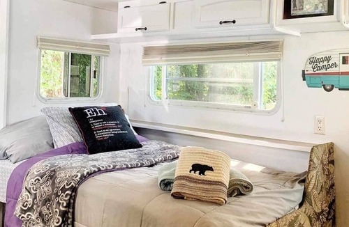 Hatzic House | Cozy RV Staycation!