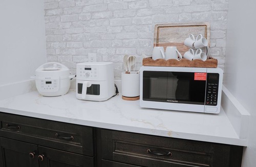Diplomat Apartment | Cozy Studio, Private Entrance with Terrace, Wi-Fi, A/C