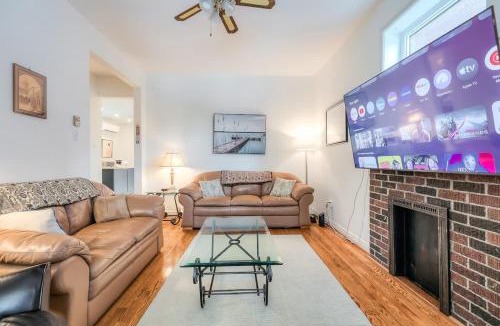 High Park North Apartment | Cozy Toronto Apt Steps from High Park