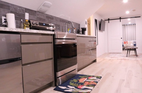 Niagara Falls Apartment | Cozy Traveler's Oasis in Niagara Falls