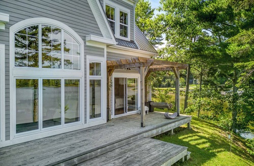 Lunenburg House | Creek House - Large oceanfront Home minutes from Lunenburg & Mahone Bay.