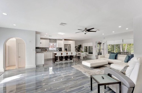 Victoria Park House | Daddy house-Victoria park with pool