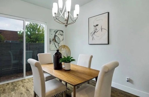 Vickery Meadow House | Dallas 3Bdrm 2.5 bath Townhouse in the Heart of Dallas, Tx.