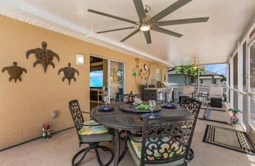 Diplomat House | Delightful! Tranquility, Heated Saltwater Pool -Villa Deep Blue Haven - Roelens
