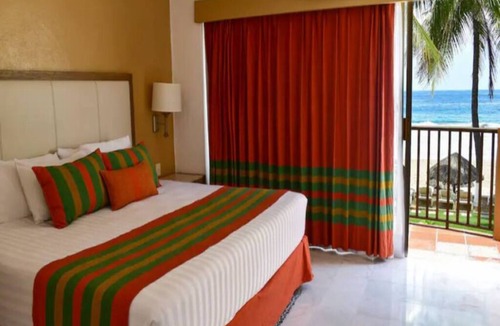 Ixtapa Villa | Deluxe Beach Front Villa “Tesoro D”