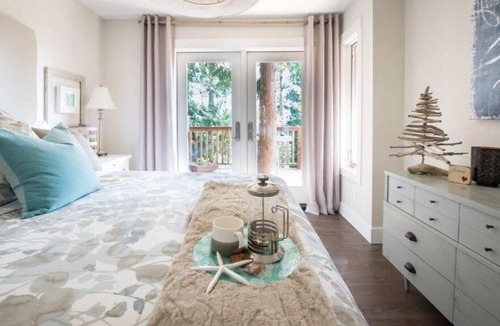 Halfmoon Bay Cottage | Deluxe romantic couple cottage overlooking the ocean