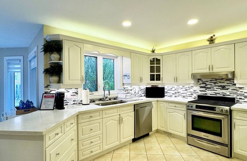 East Credit House | Designer 4BR Retreat | Luxe Living + Family-Friendly Fun