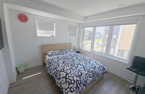 Downsview House | Downsview Park Retreat 1 - Rogers Stadium Getaway