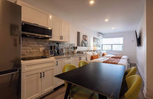 Latin Quarter House | Downtown Serenity: Sweet Studio in MTL Ville-Marie