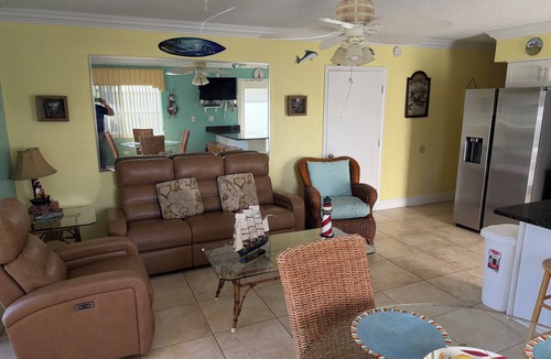 Marathon Villa | DUPLEX IN DUCK KEY, 2 Bedroom/2 Bath, W/Private 90' Dock, Trailer Storage INCL