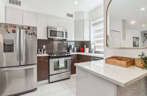 Grandview-Woodland House | East Van Townhouse near water + Mountain Views