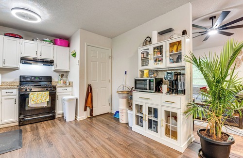 Douglasville Cottage | Easy I-20 Access to Atl: Suburban Retreat w/Yard