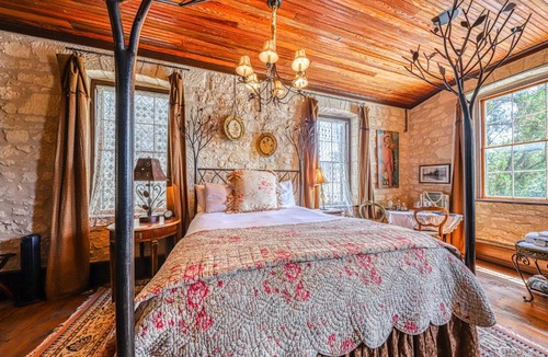 Fredericksburg House | Eden's Gate