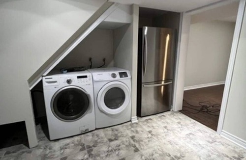 Milton House | Elite BR, Free Parking/Wifi, TV Shared Suite