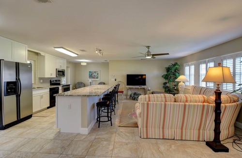 Yacht Club House | Enjoy a 3-bedroom vacation home in Yacht Club - Special January & February.