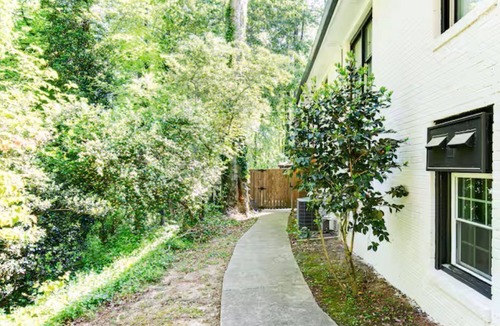 North Decatur House | Entire Rental Unit - Cozy 1 BR/1 BA