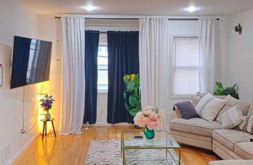 West Side House | Entire spacious Luxury Condo - 10mins walk to JSQ Path