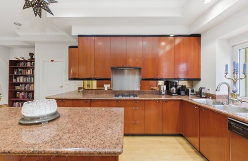 West Vancouver Villa | Entire Spanish Style Villa 5 Bedrooms near Ocean