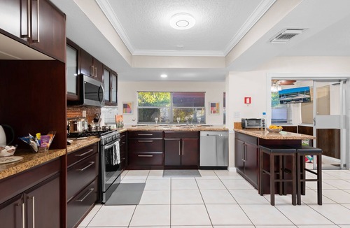 Miramar House | Epic! 3 miles to Hard Rock Stadium. King bed-BBQ-Free Parking. Midpoint location