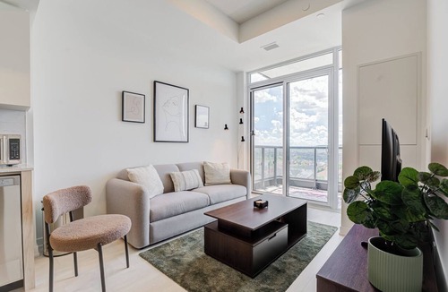 Burlington Condo | Escarpment Views | Luxury 1BR Condo | Resort-Style Amenities in North Burlington