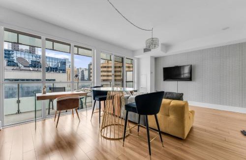 Toronto Entertainment District Apartment | Estate 1 Bedroom Condo Front Street West