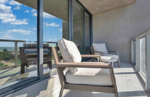 City Center Condo | Exclusive Oceanfront Studio at W Hotel – Indulge in Miami's Luxury