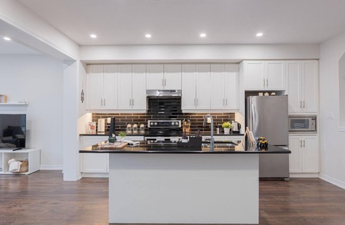 Oakville House | Executive 4 Bedroom Home In Oakville