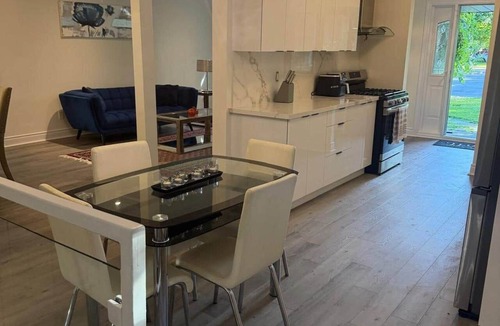 Markham House | Executive Parkside Retreat in Heart of Unionville
