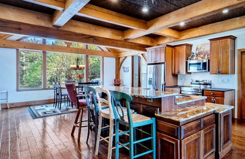 Johns Creek House | Executive Whimsical Estate - Perfect for Gatherings