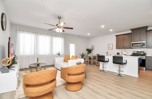 Katy House | Exquisite Relocation & Workers Dream Place