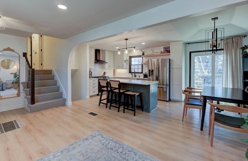 Waldron House | Family friendly 4-bedroom house with AC in KC, MO. 15 minutes to downtown.