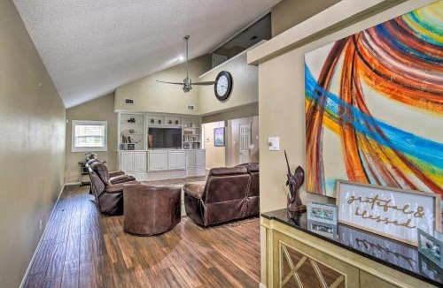 Boerne House | Family Retreat ~ 1 Mi to Hill Country Mile!