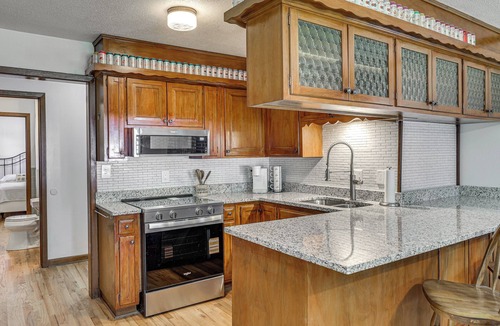 Shawnee House | Fenced Yard & Patio! Shawnee Getaway 2 Mi to Dtwn