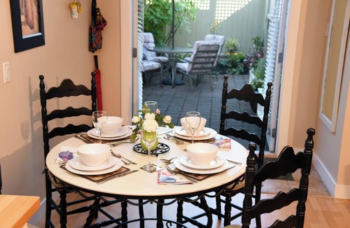 Horseshoe Bay Apartment | Ferry Walk House, Family & Pet Friendly