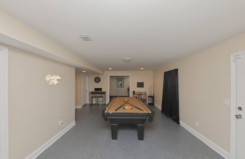 Fairburn House | FIFA Ready: Sleeps 14: Only 19 minutes away from from the stadium