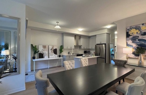 Gormley House | ⚽ Major international sporting event Luxury Home | Sleeps 16 | Free Parking