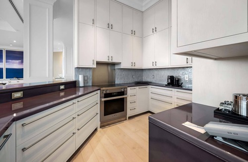 Mid Beach Condo | FontaineBleau Penthouse Cabana and Airport Service