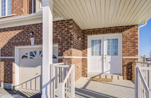 Milton House | Four bedroom house in Milton with Parking.