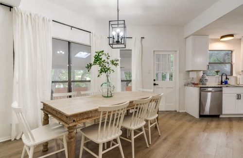 Wetmore House | *Free Heated* Pool & Hot Tub, Large Home, King Bed