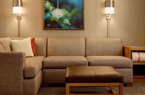 St. Johns Hotel | Friends Getaway! 3 Comfortable Units, Pool, FREE Parking, Near The Vortex!