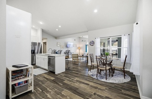 Palm Harbor House | Fun in the Sun Retreat | 3BR Pool Home | Dog Friendly | Minutes to Beach | Palm Coast