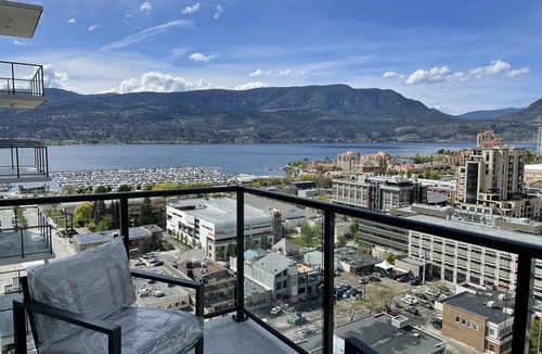 Downtown Kelowna Condo | Furnished 2bed/2bath in downtown Kelowna