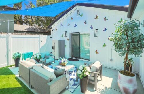 North Hollywood Apartment | G - Luxe NoHo Oasis 15m to Universal - FIFA World Cup SoFi - Large Backyard - Games - Parking