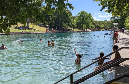 Barton Hills House | Glass Treehouse NEXT LEVEL Austin OUTDOOR ADVENTURE-POOL-Exotic vibe & Parkside