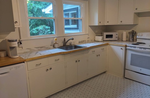 St. Elmo Improvement League House | Glenn Falls Cottage with spectacular treetop views and access to the Glen Falls!